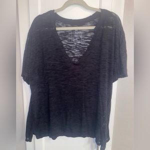 FREE PEOPLE BLACK OVERSIZED DISTRESSED VNECK TSHIRT